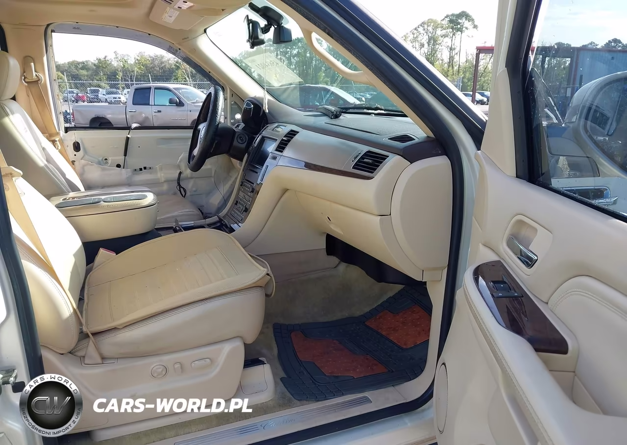 2007 Cadillac Escalade Standard VIN:1GYEC638X7R379087 - 5