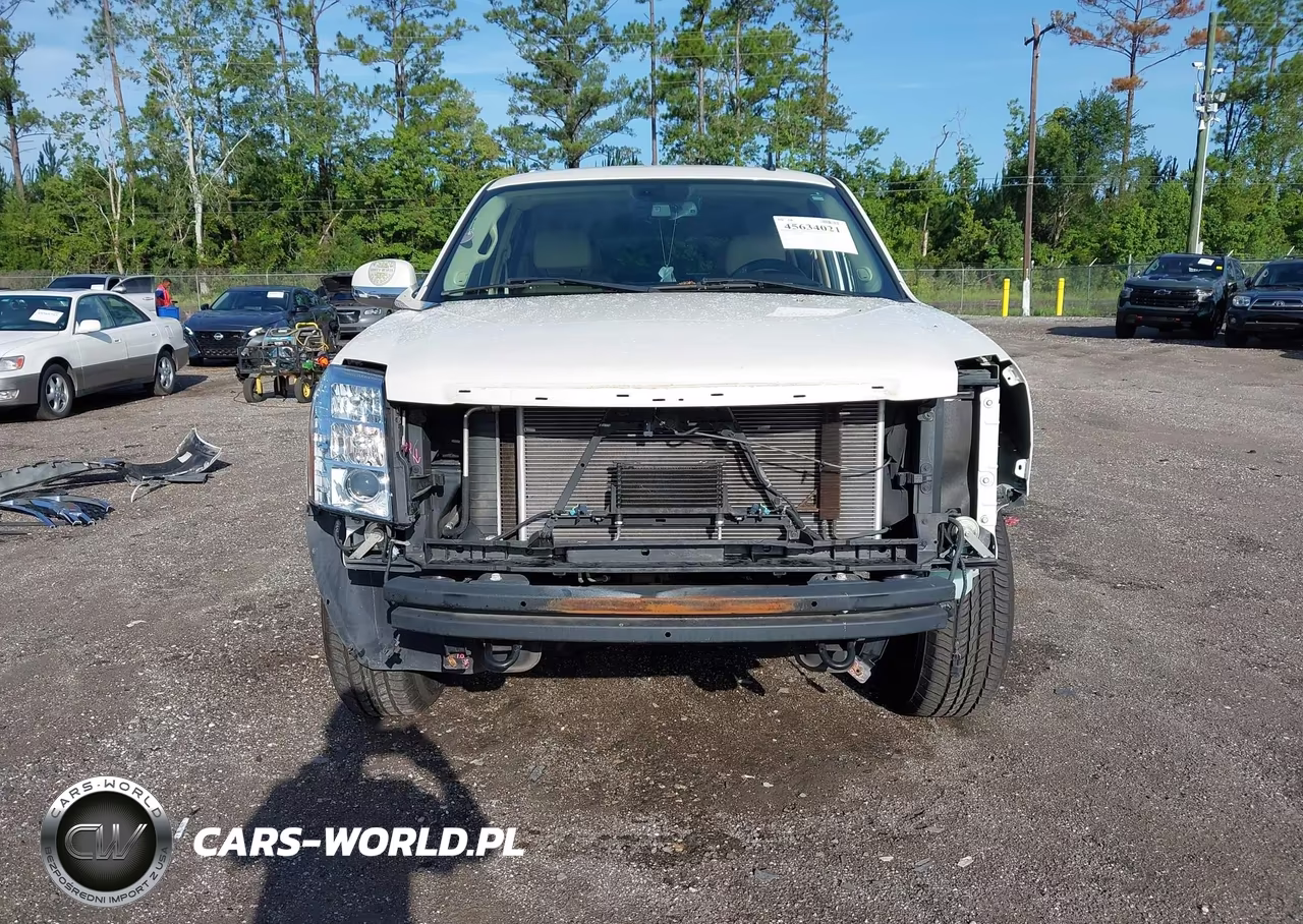 2007 Cadillac Escalade Standard VIN:1GYEC638X7R379087 - 6