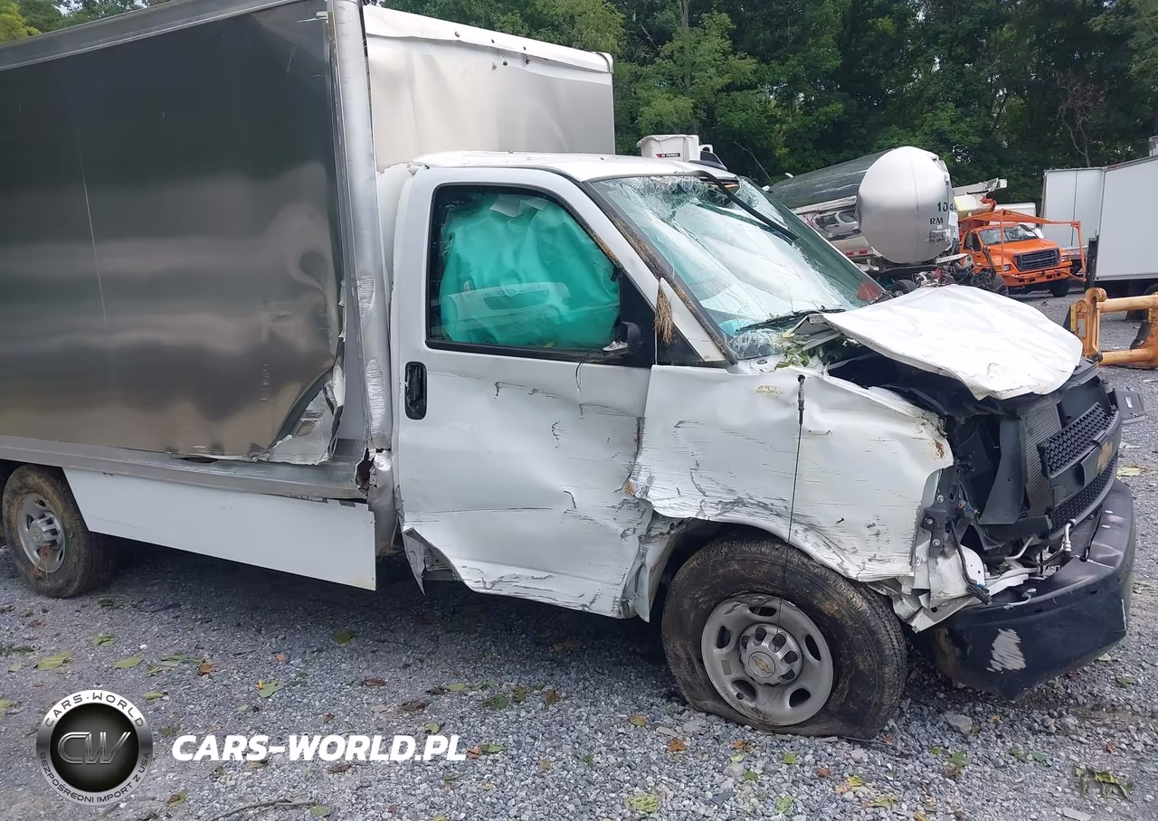 2025 Chevrolet Express Cutaway Work Van VIN:1HA0GSF71SN001641 - 16