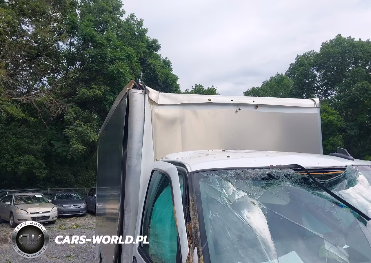 2025 Chevrolet Express Cutaway Work Van VIN:1HA0GSF71SN001641 - 17