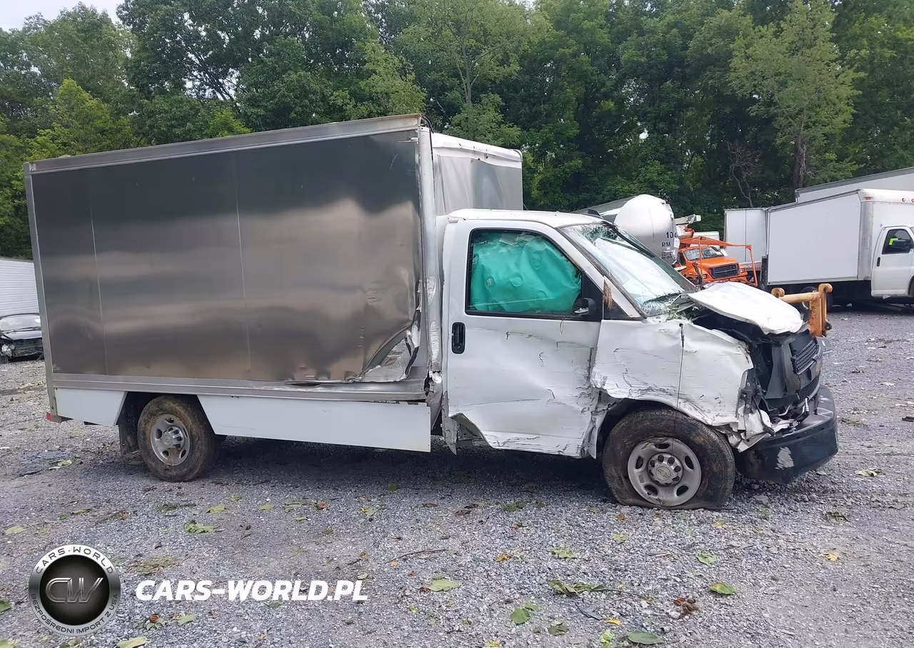 2025 Chevrolet Express Cutaway Work Van VIN:1HA0GSF71SN001641 - 18