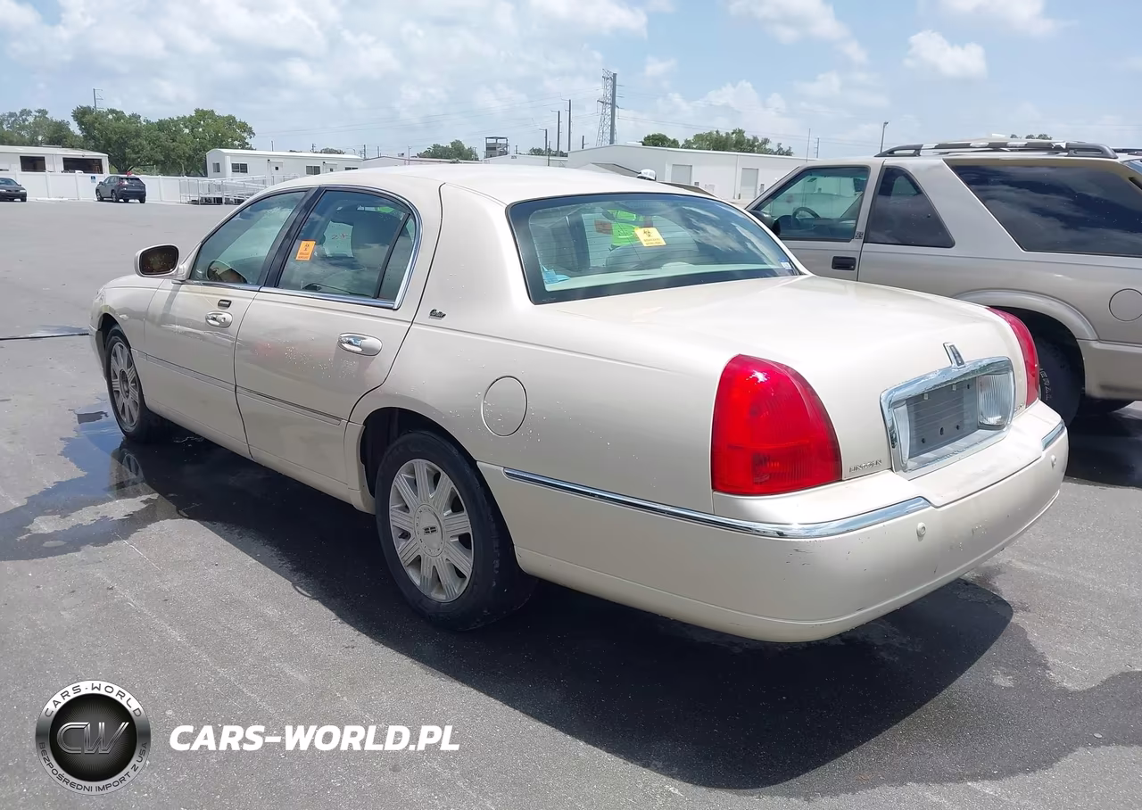 2003 Lincoln Town Car Cartier VIN:1LNHM83W93Y653577 - 3