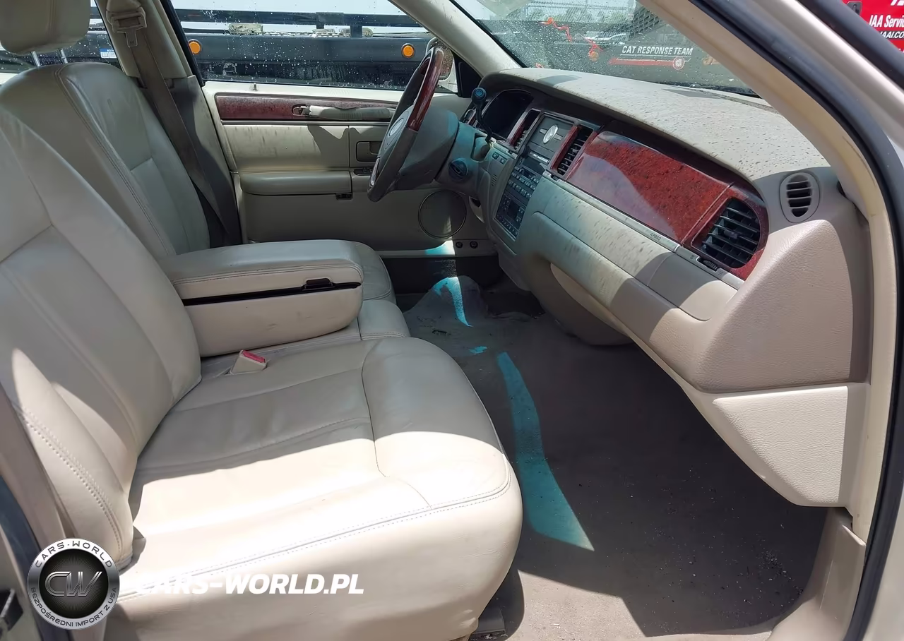 2003 Lincoln Town Car Cartier VIN:1LNHM83W93Y653577 - 5