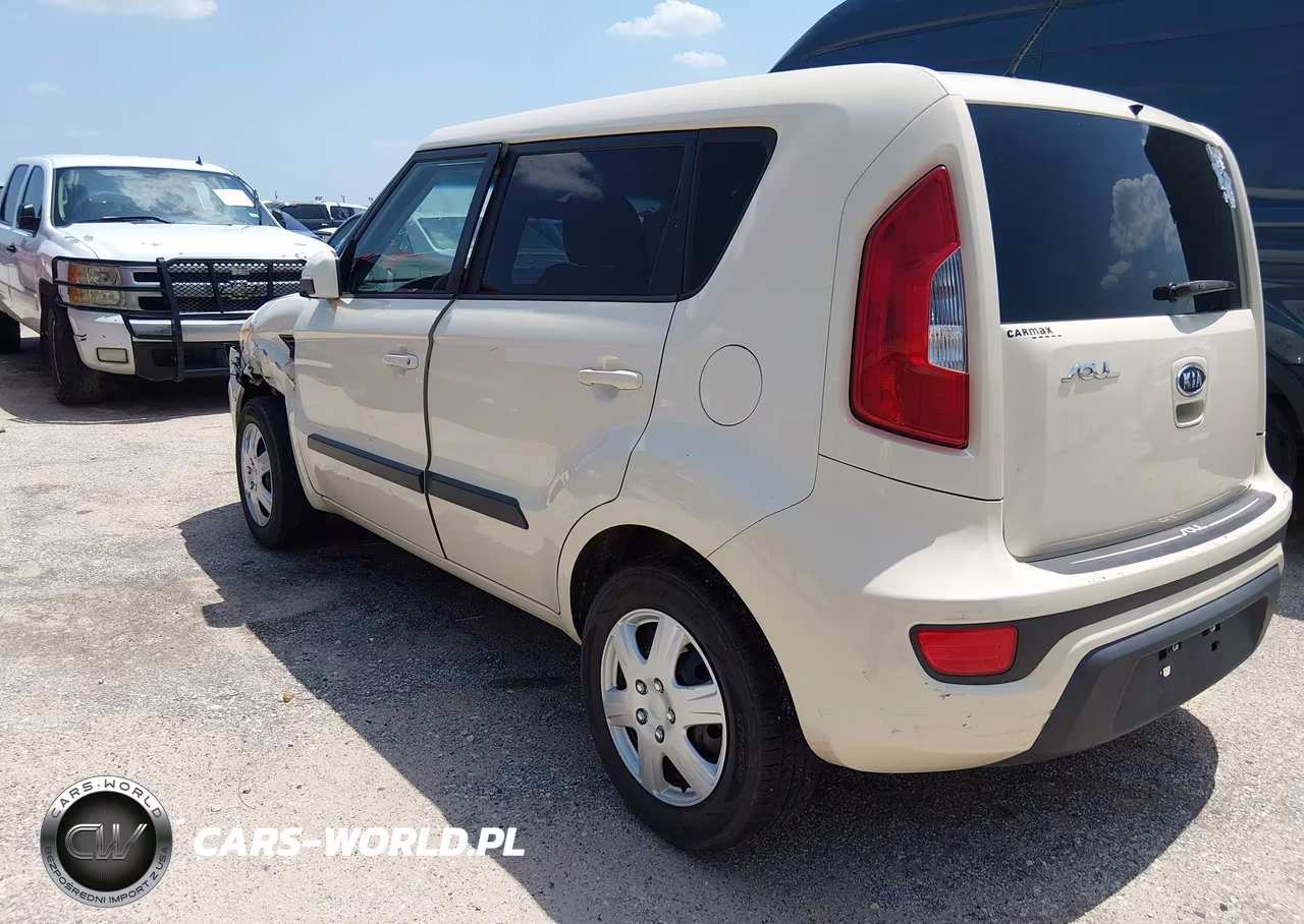 KIA SOUL VIN:KNDJT2A50C7405658 - 3