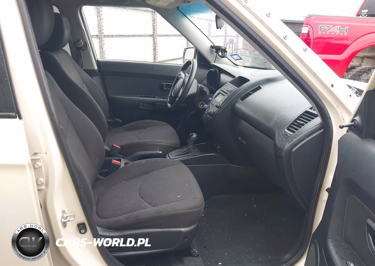 KIA SOUL VIN:KNDJT2A50C7405658 - 5
