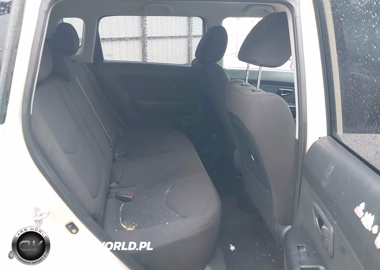 KIA SOUL VIN:KNDJT2A50C7405658 - 8