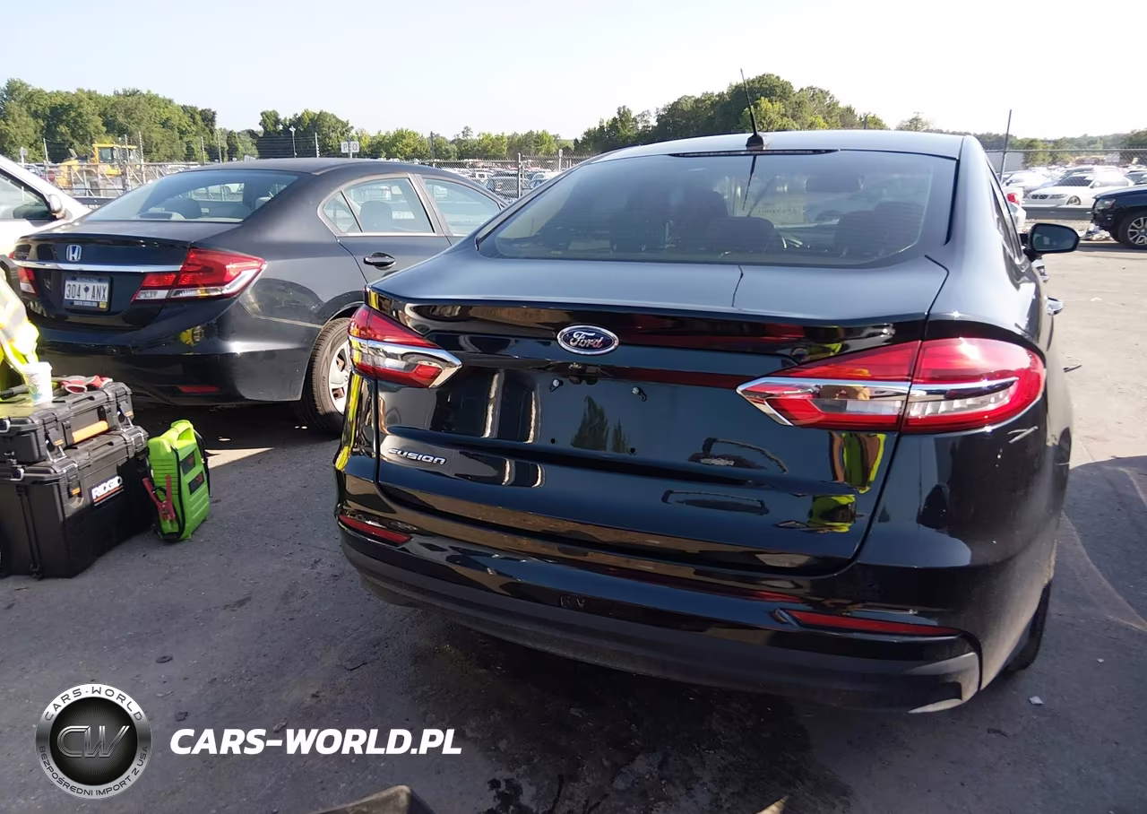 2019 Ford Fusion S VIN:3FA6P0G7XKR170321 - 16