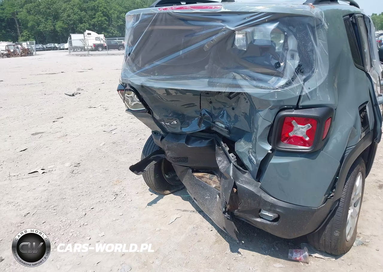 2018 Jeep Renegade Latitude 4X4 VIN:ZACCJBBB5JPG72264 - 11
