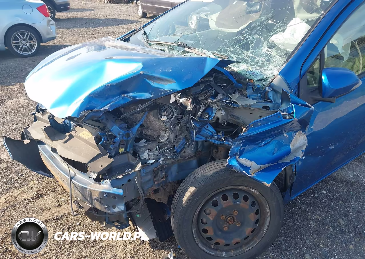 2012 Toyota Prius C Two VIN:JTDKDTB38C1527188 - 6