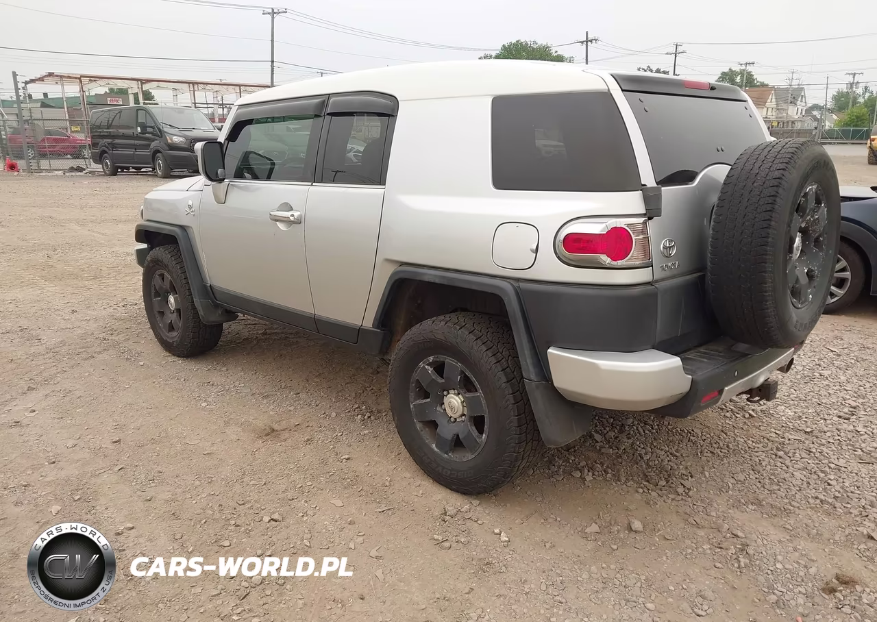 2007 Toyota Fj Cruiser VIN:JTEBU11FX70062517 - 3