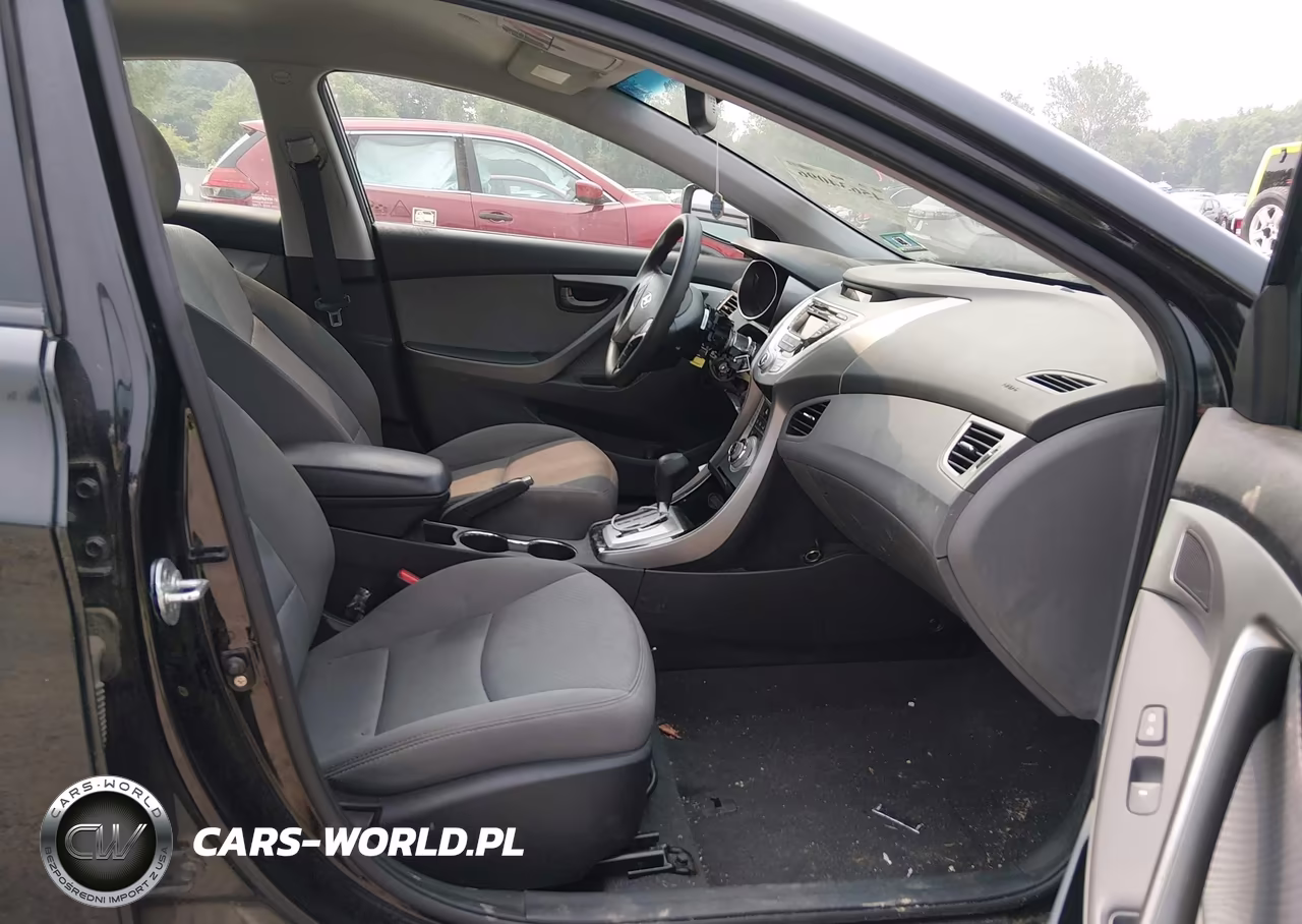 2012 Hyundai Elantra Gls VIN:5NPDH4AE1CH063109 - 5