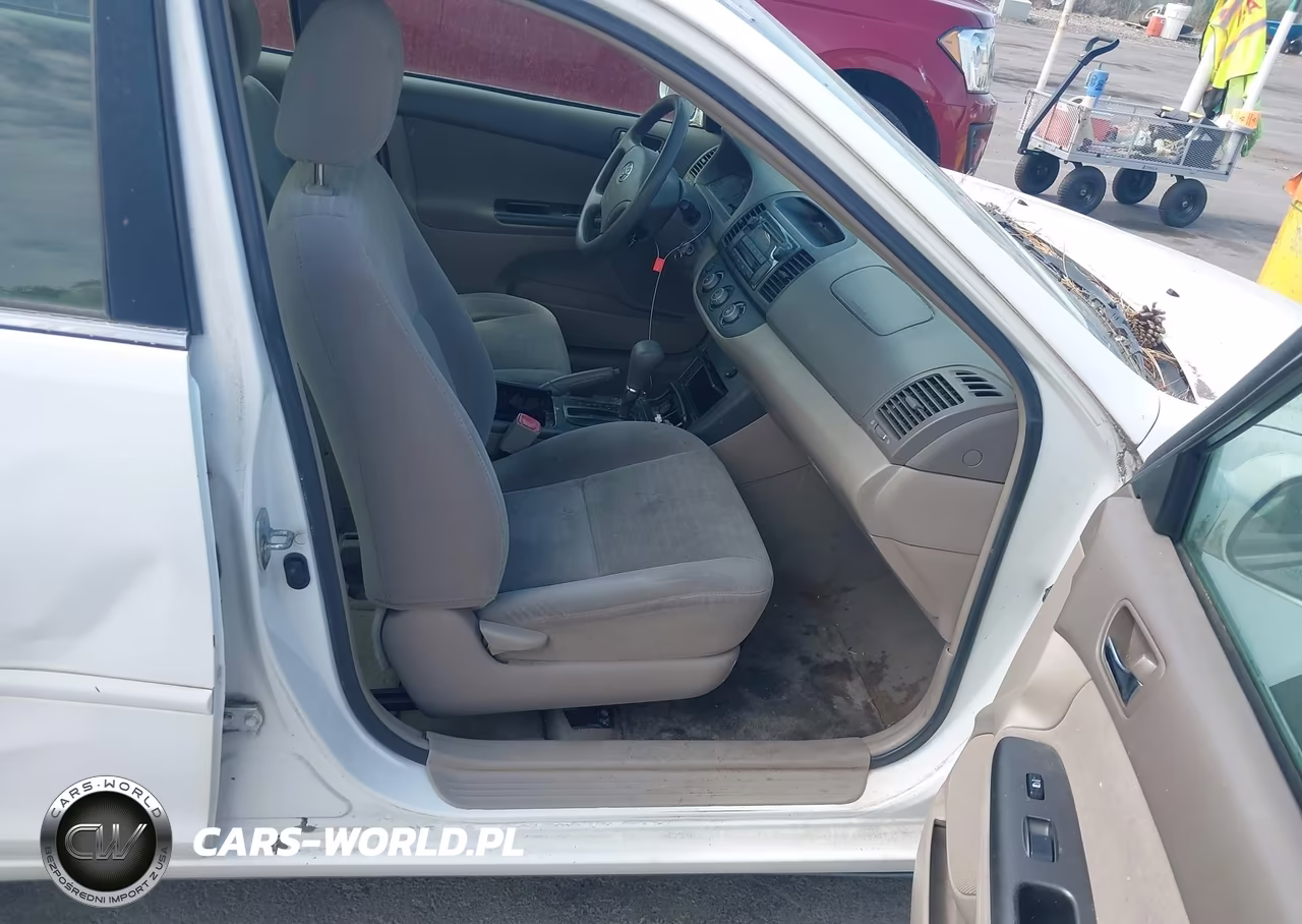 2005 Toyota Camry Le VIN:4T1BE32K05U587855 - 5