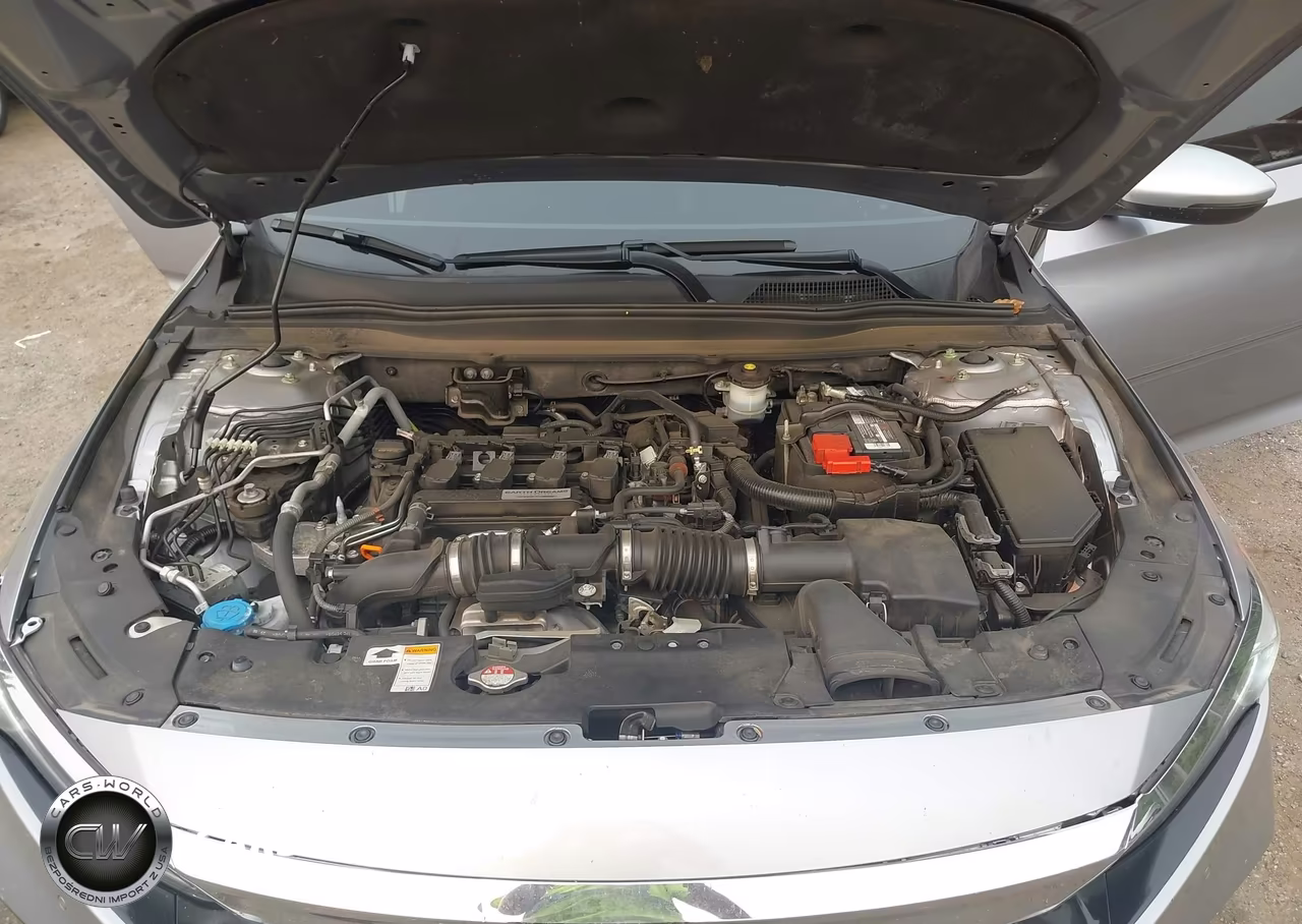2018 Honda Accord Touring VIN:1HGCV1F91JA133194 - 10