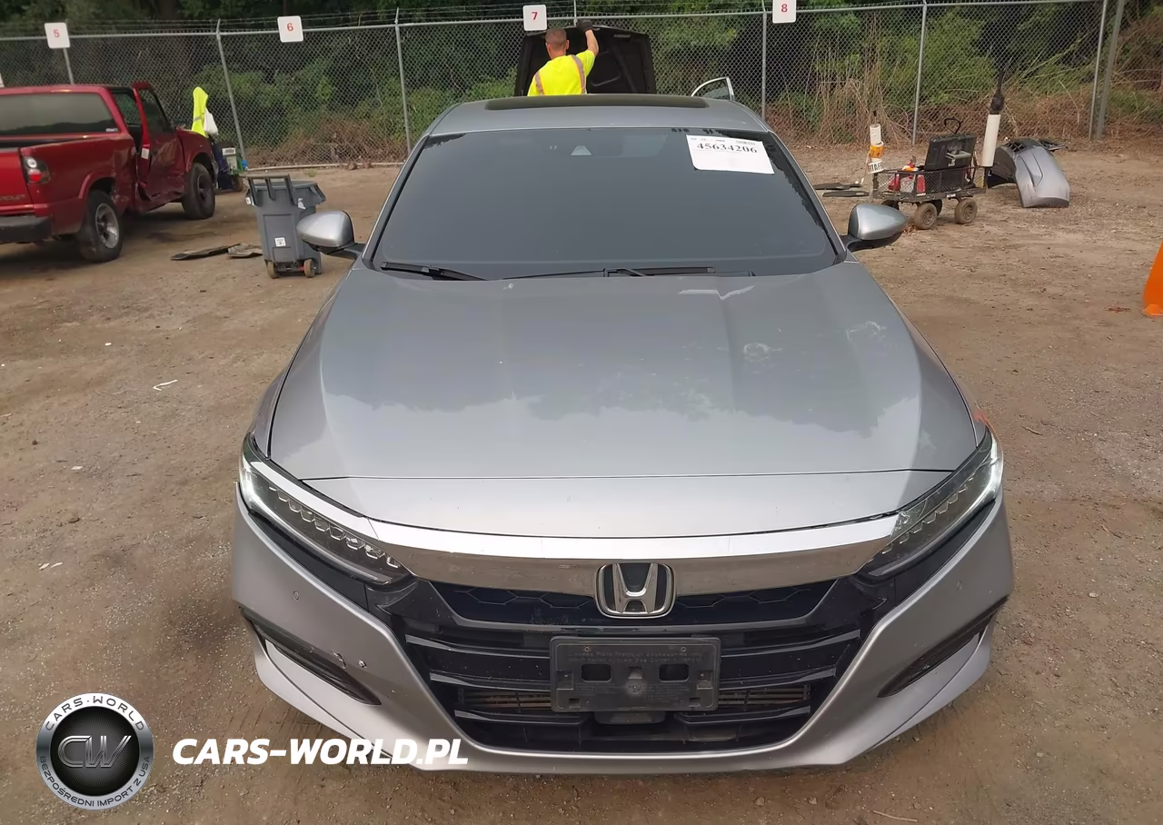 2018 Honda Accord Touring VIN:1HGCV1F91JA133194 - 12