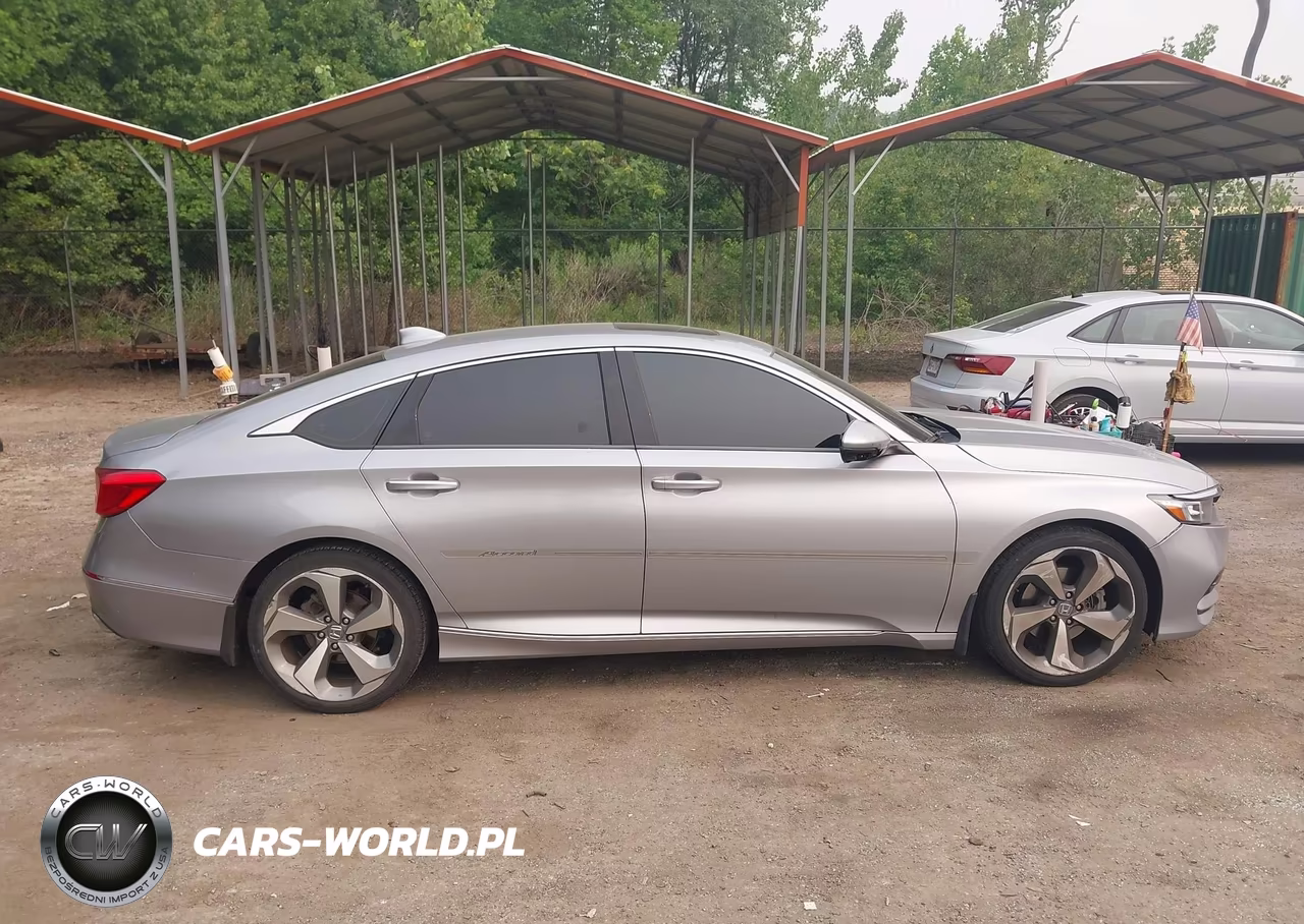 2018 Honda Accord Touring VIN:1HGCV1F91JA133194 - 13