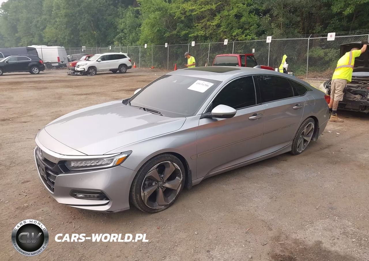 2018 Honda Accord Touring VIN:1HGCV1F91JA133194 - 2