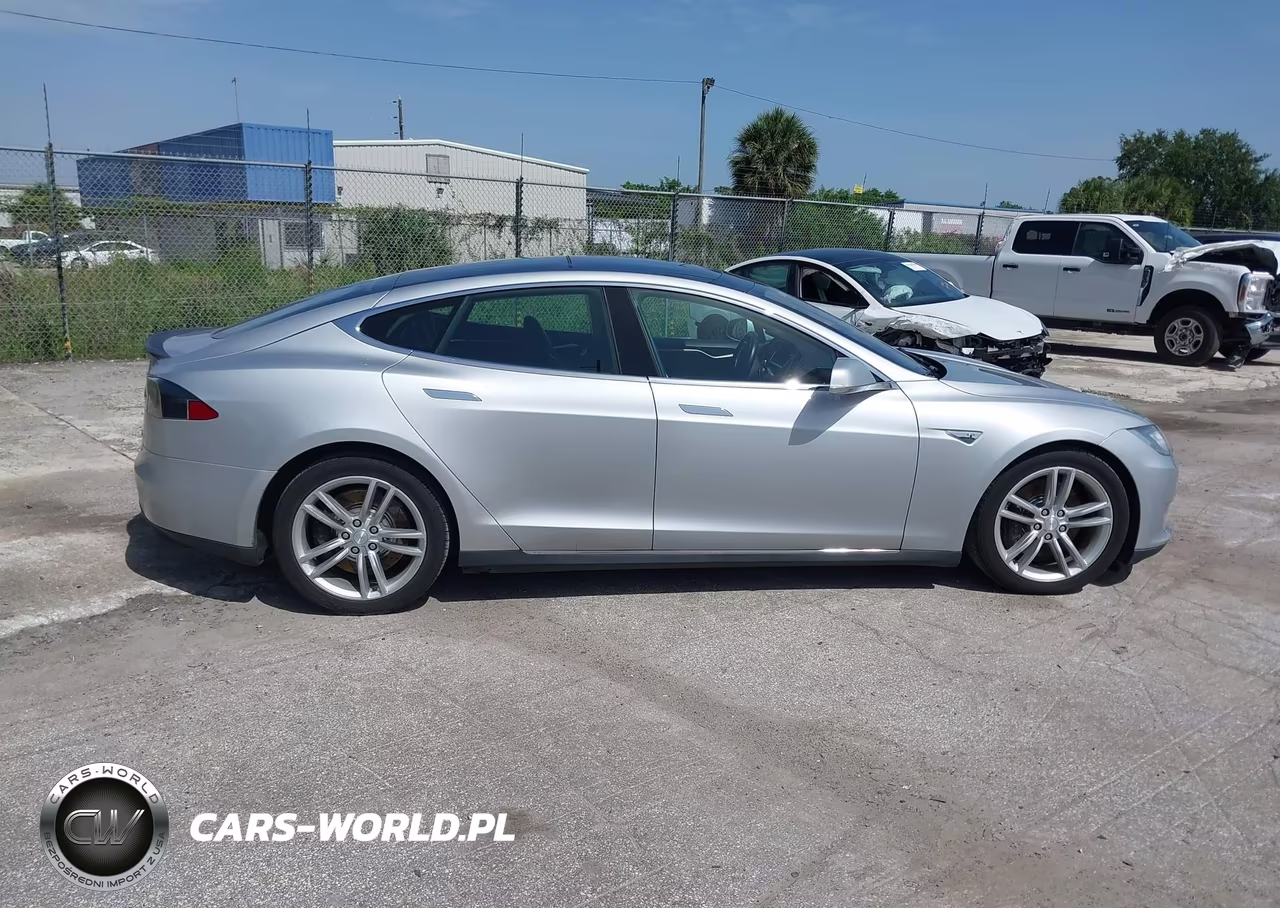 2013 Tesla Model S VIN:5YJSA1DP0DFP06721 - 13