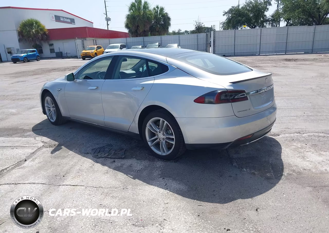 2013 Tesla Model S VIN:5YJSA1DP0DFP06721 - 3