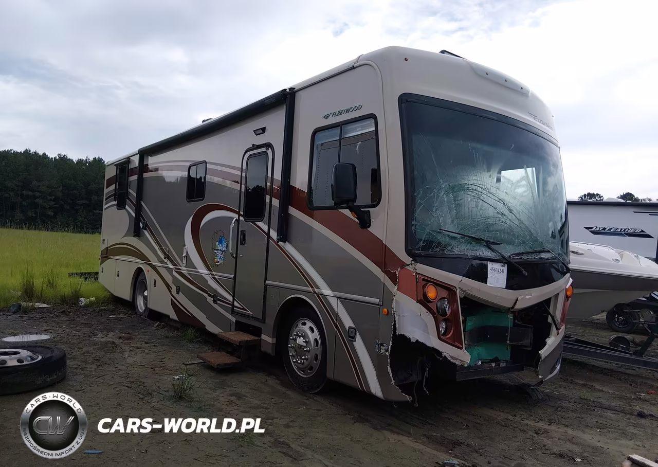 2013 Freightliner Chassis Xc