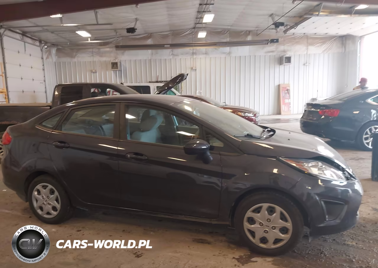 2013 Ford Fiesta S VIN:3FADP4AJ8DM172037 - 13
