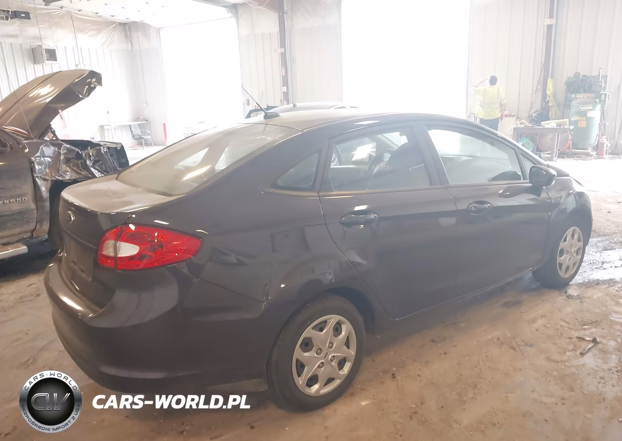 2013 Ford Fiesta S VIN:3FADP4AJ8DM172037 - 4