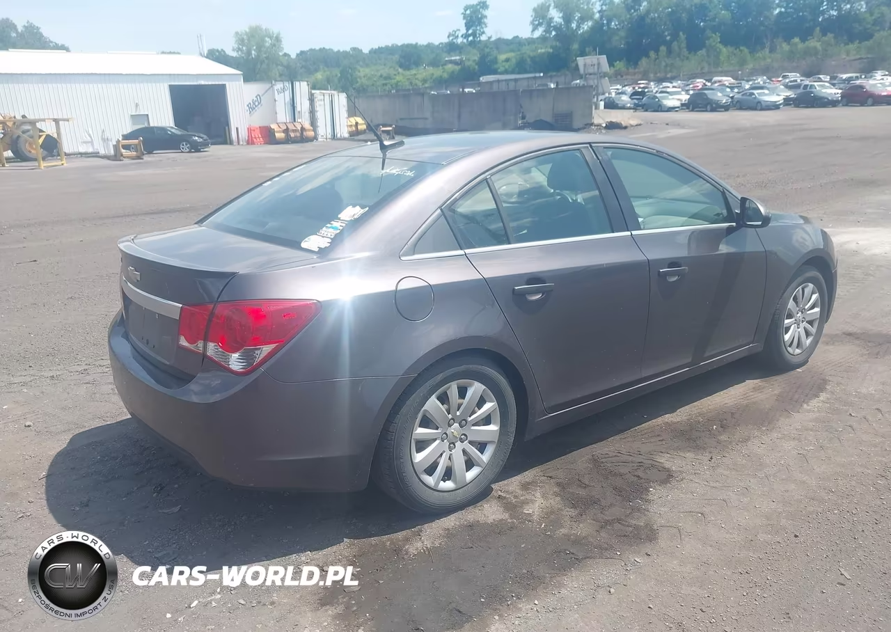 2011 Chevrolet Cruze Ls VIN:1G1PD5SH6B7226937 - 4