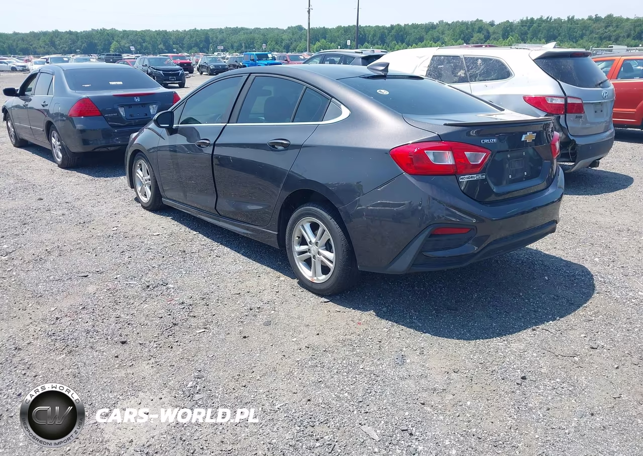 2017 Chevrolet Cruze Lt Auto VIN:1G1BE5SMXH7200001 - 3