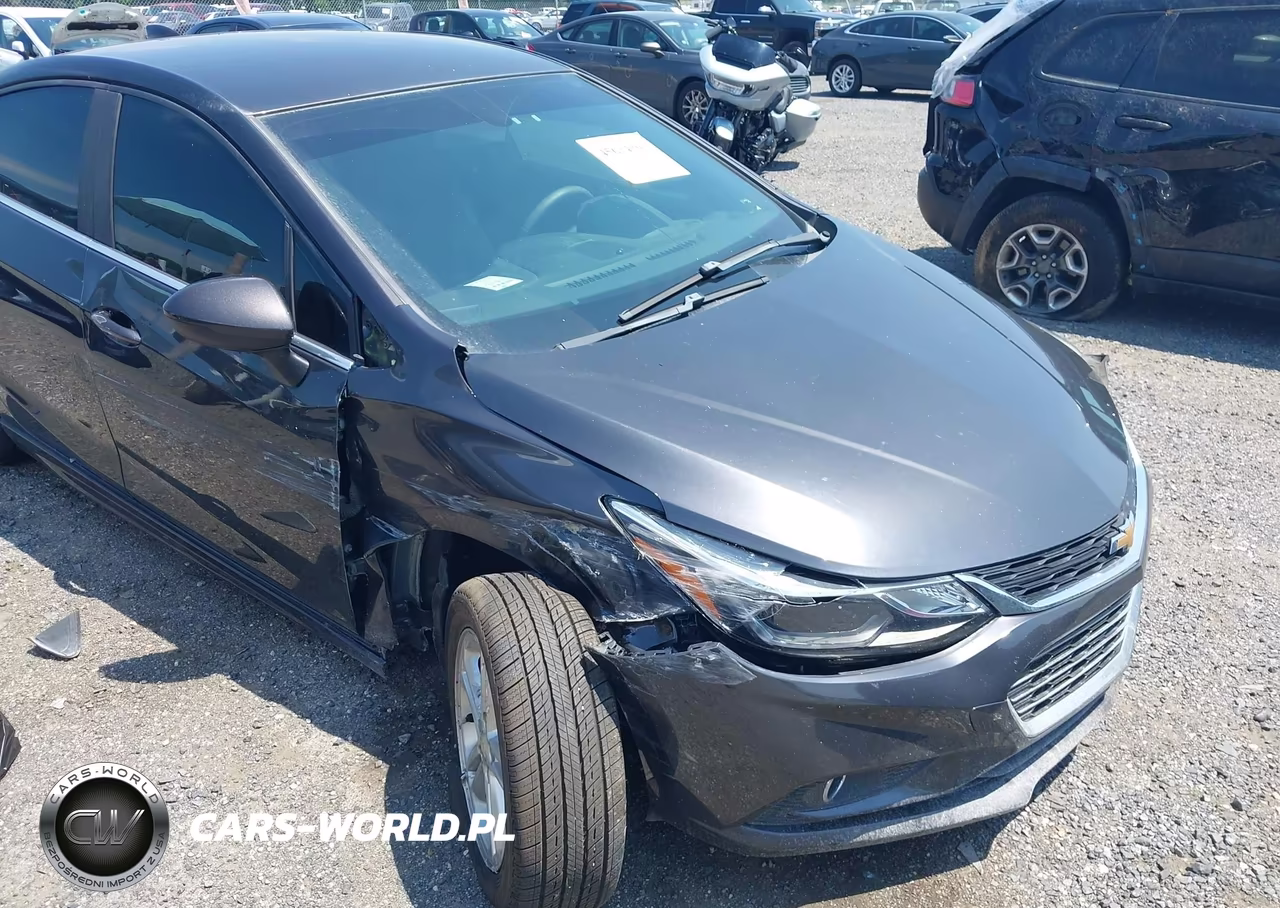 2017 Chevrolet Cruze Lt Auto VIN:1G1BE5SMXH7200001 - 6
