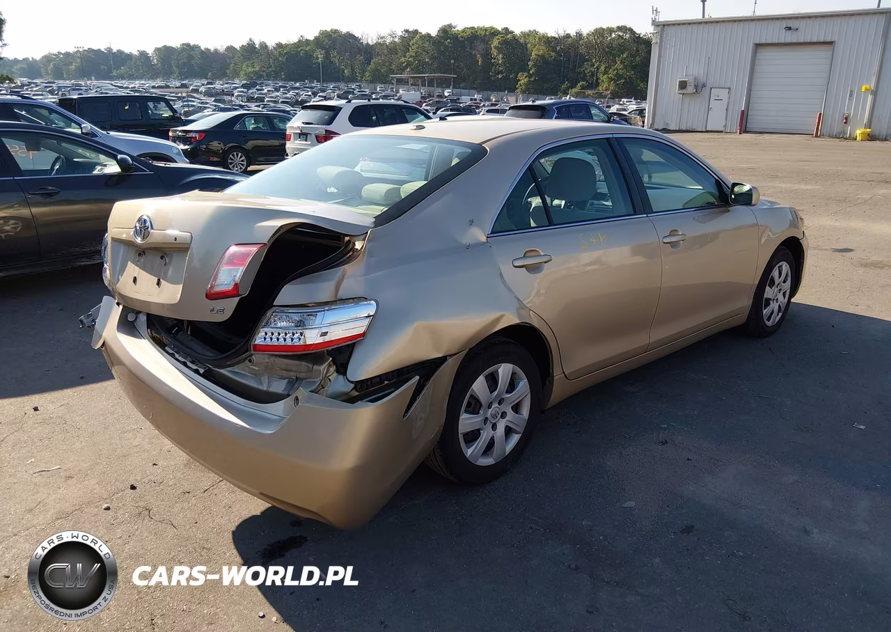 2010 Toyota Camry Le VIN:4T1BF3EK2AU076683 - 4