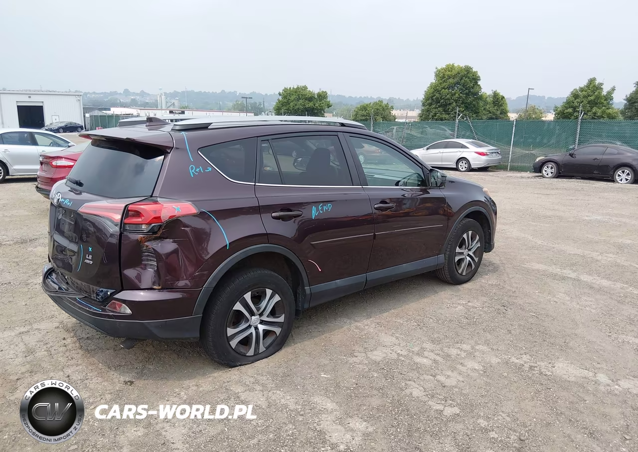 2017 Toyota Rav4 Le VIN:2T3BFREV3HW672495 - 4