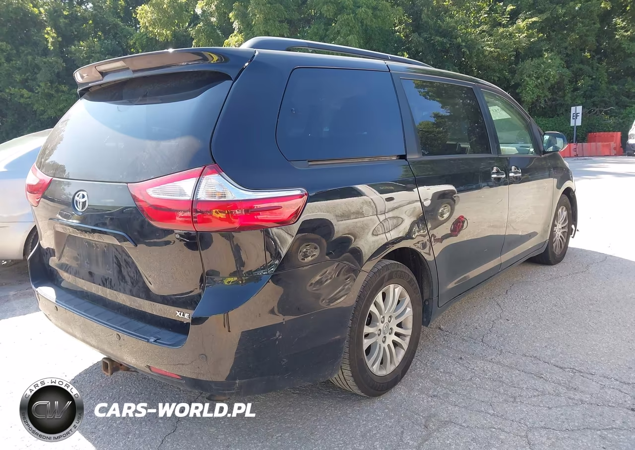2017 Toyota Sienna Xle 8 Passenger VIN:5TDYZ3DC9HS794777 - 4