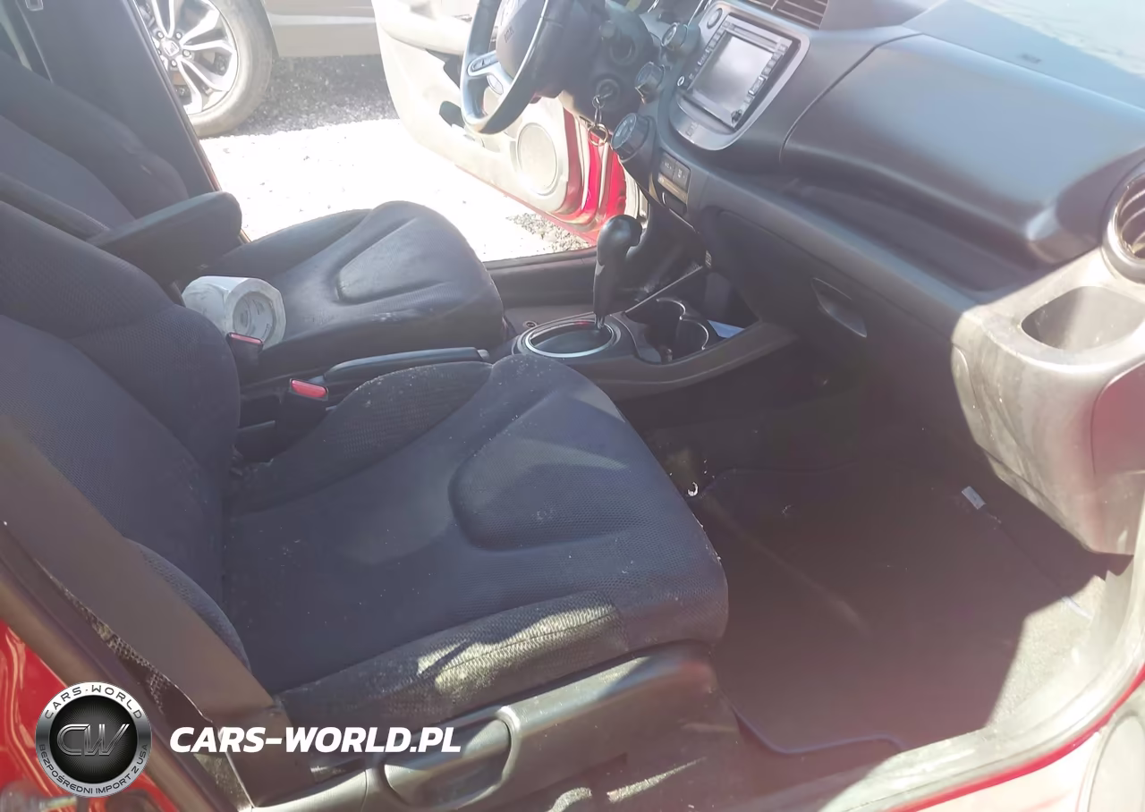 2013 Honda Fit Sport VIN:JHMGE8H61DC078782 - 5