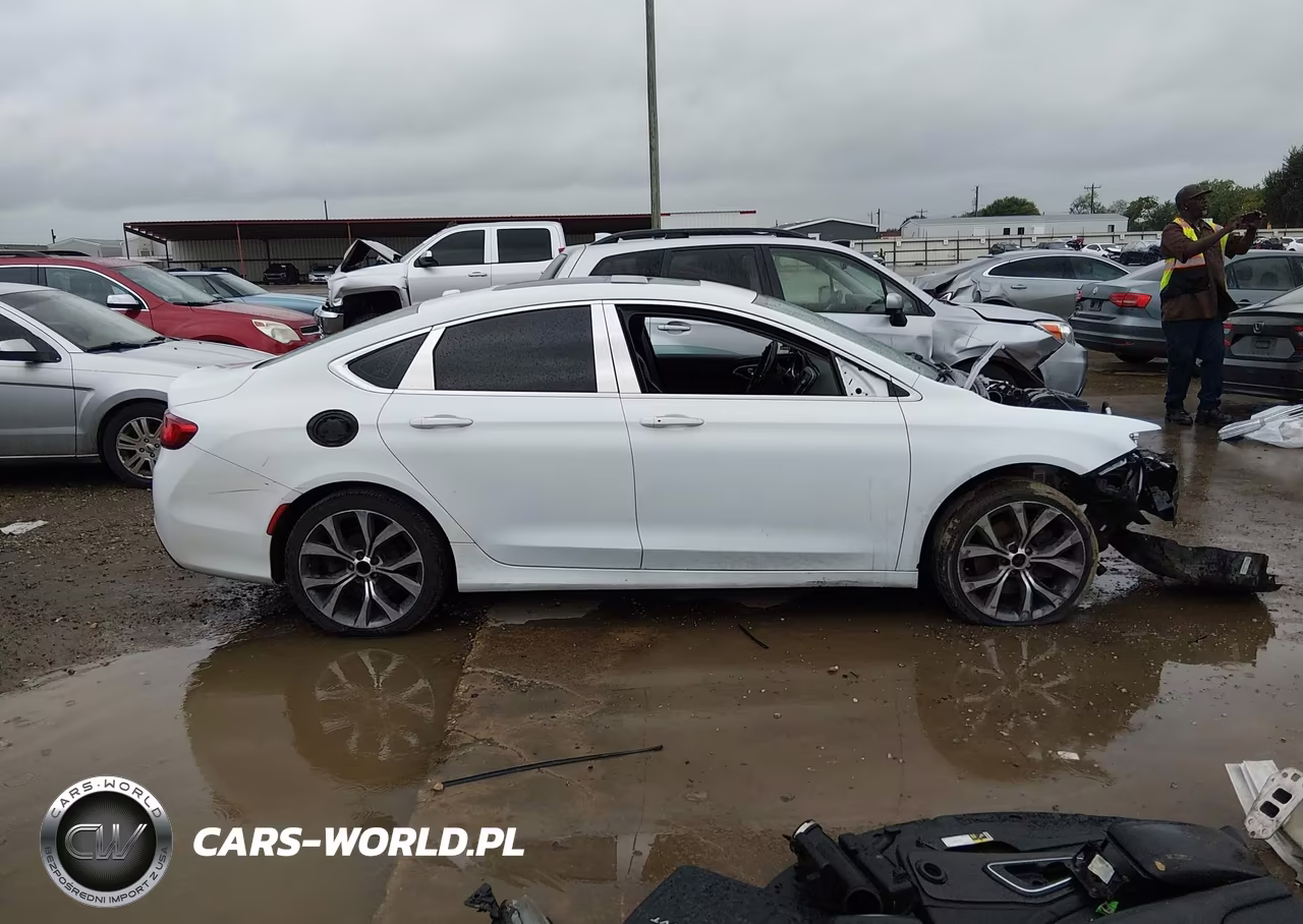 2016 Chrysler 200 C VIN:1C3CCCCG1GN163434 - 14