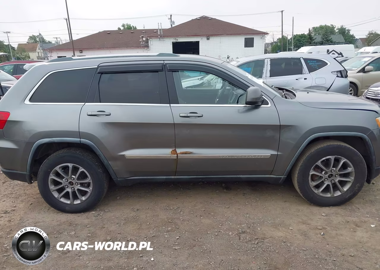 2011 Jeep Grand Cherokee Laredo VIN:1J4RR4GG4BC724616 - 13