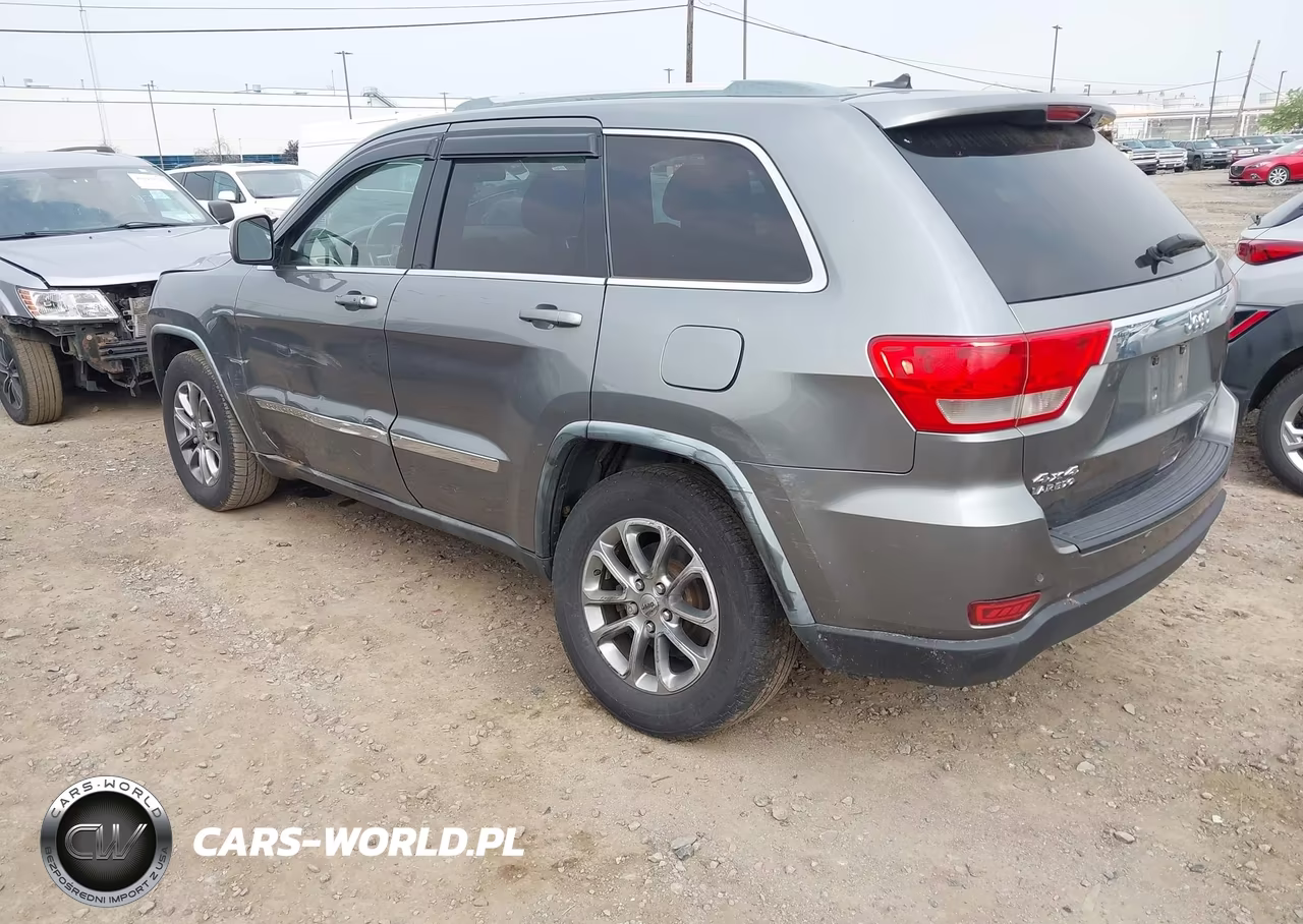 2011 Jeep Grand Cherokee Laredo VIN:1J4RR4GG4BC724616 - 3