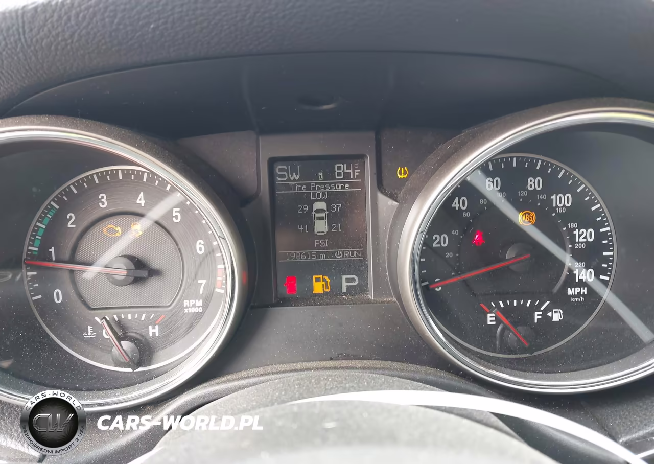 2011 Jeep Grand Cherokee Laredo VIN:1J4RR4GG4BC724616 - 7