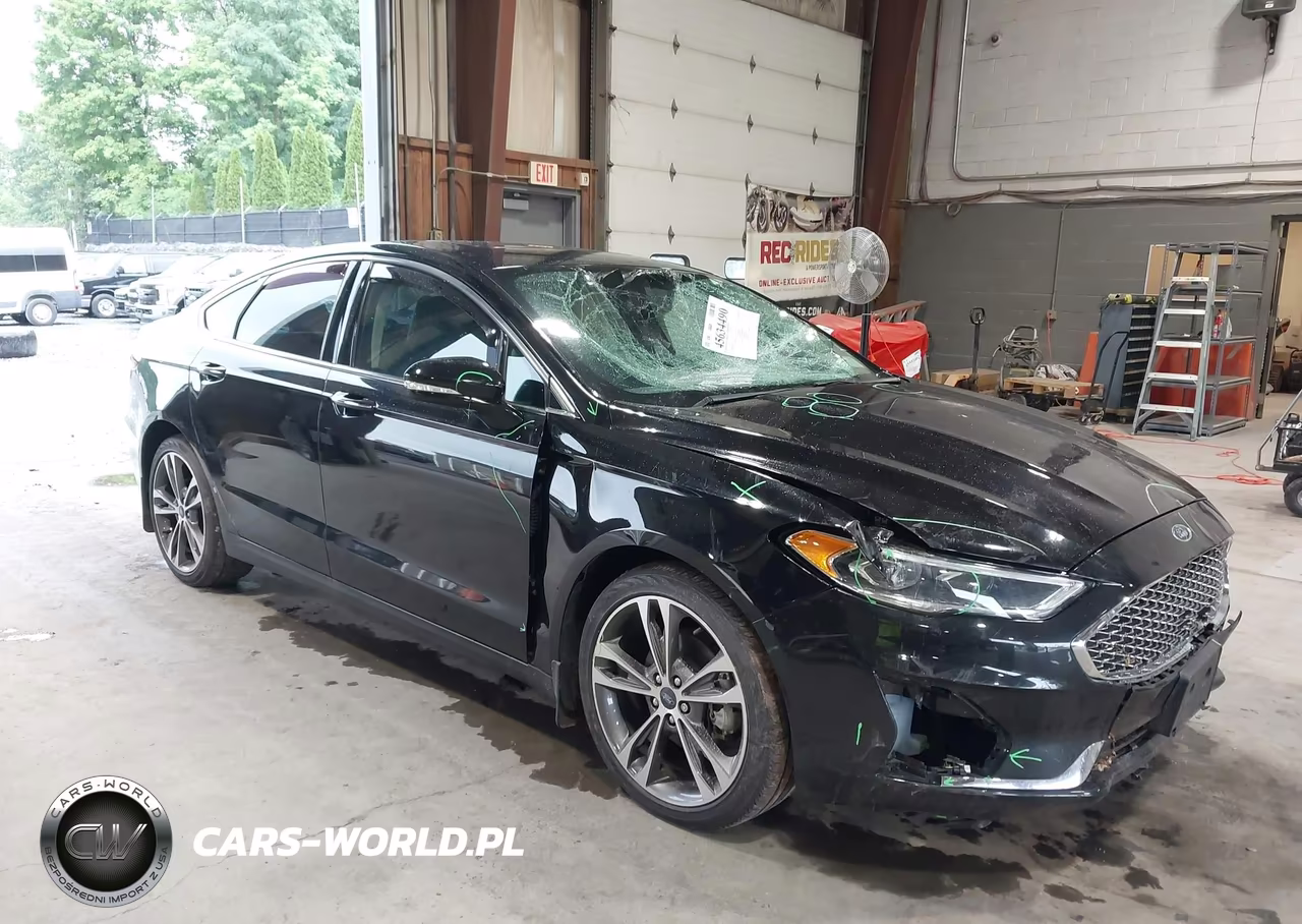 2020 Ford Fusion Titanium – zdjęcie 1 z 16