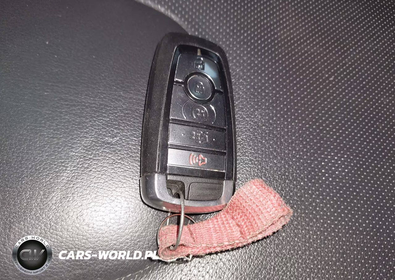 2020 Ford Fusion Titanium VIN:3FA6P0D9XLR235790 - 11