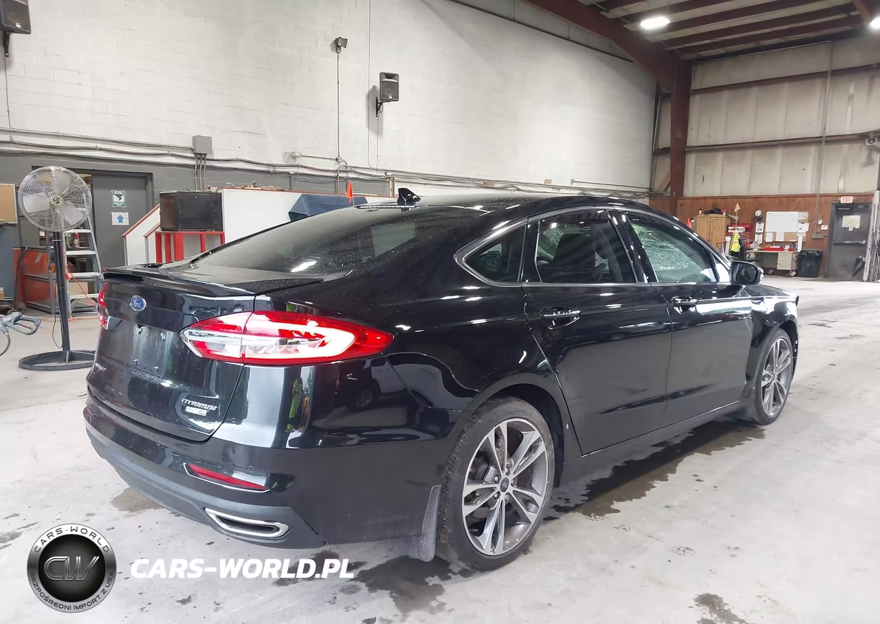 2020 Ford Fusion Titanium VIN:3FA6P0D9XLR235790 - 4
