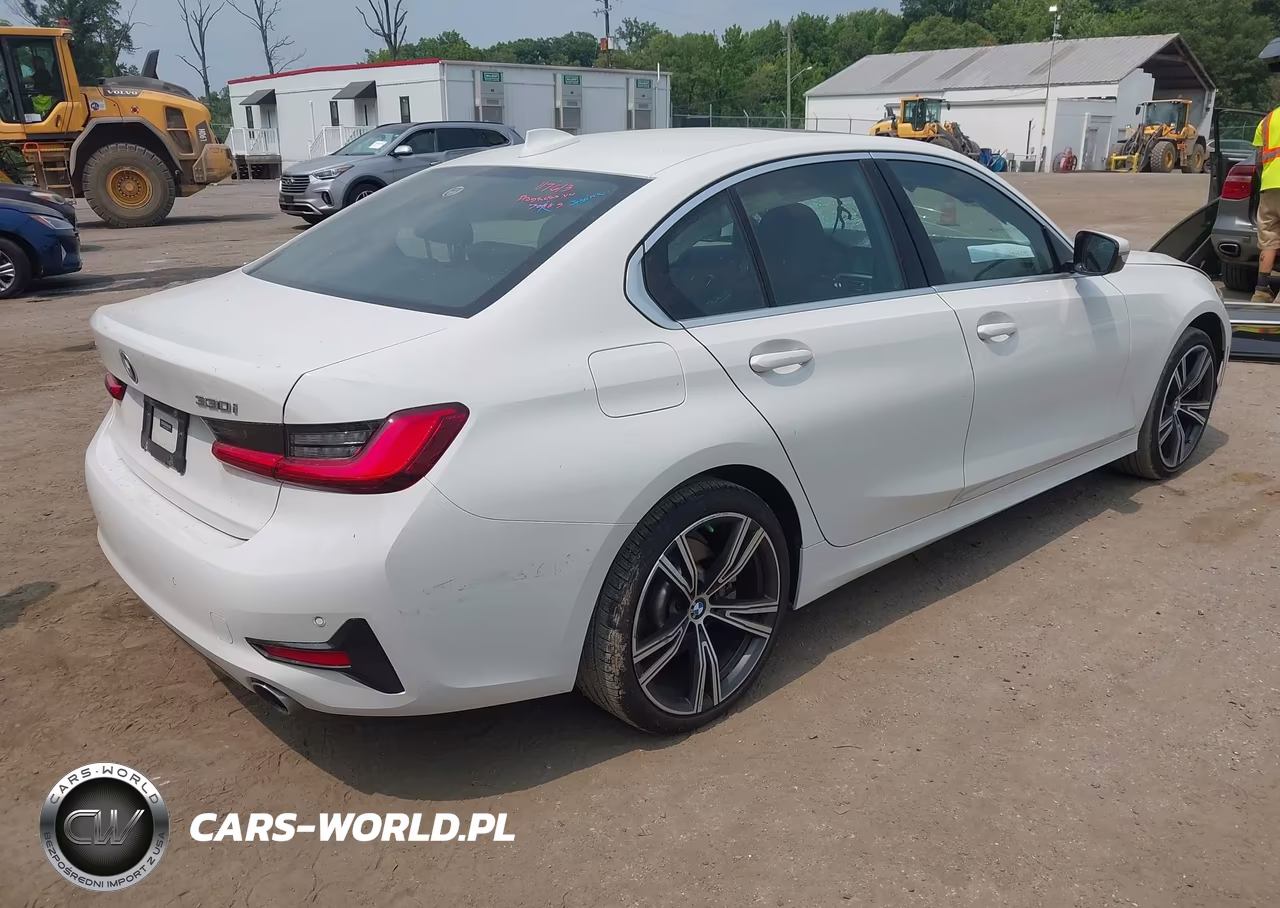 2020 BMW 330I xDrive VIN:3MW5R7J02L8B40383 - 4