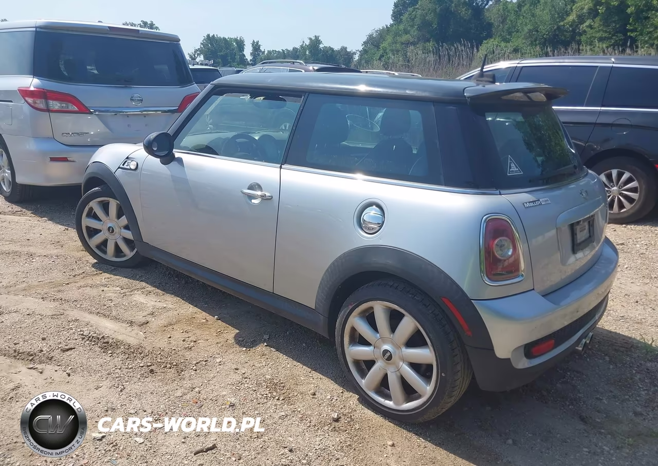 2007 Mini Cooper S VIN:WMWMF73557TT81334 - 3