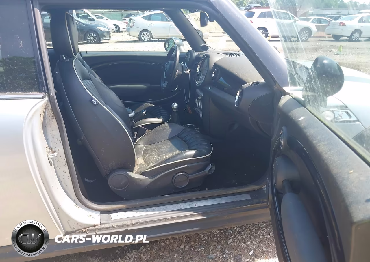 2007 Mini Cooper S VIN:WMWMF73557TT81334 - 5