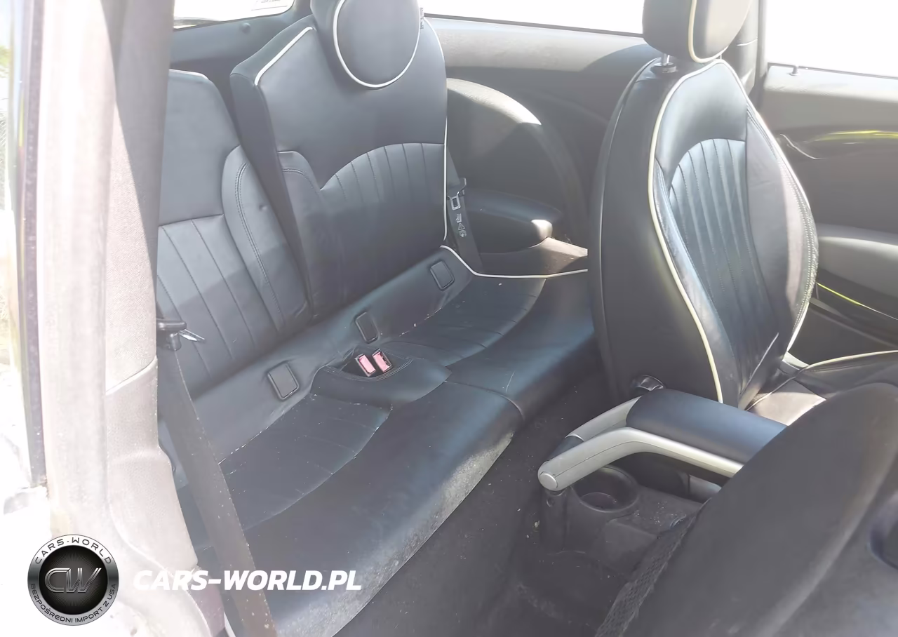 2007 Mini Cooper S VIN:WMWMF73557TT81334 - 8