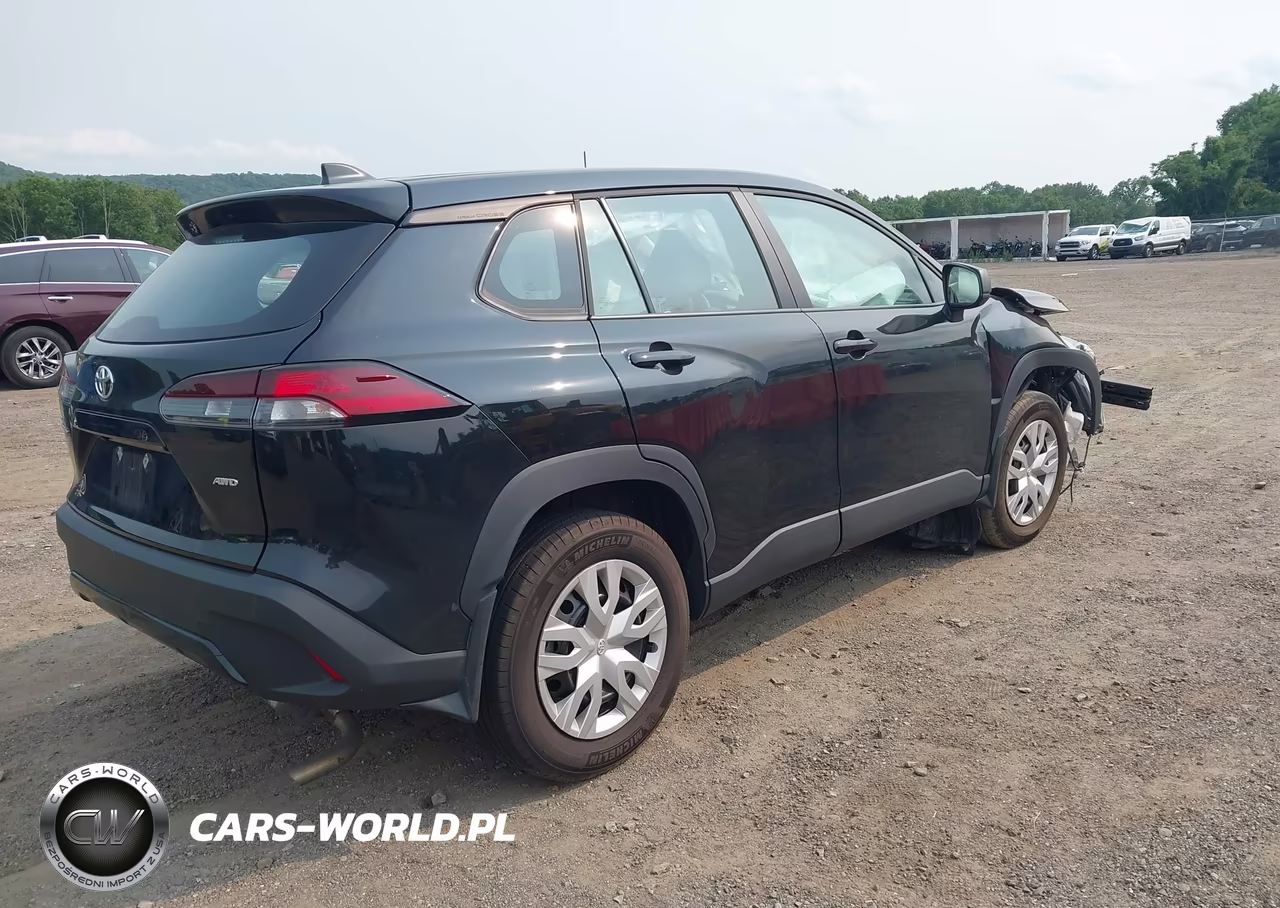 2026 Toyota Corolla Cross L VIN:7MUAAABG9TV165117 - 4