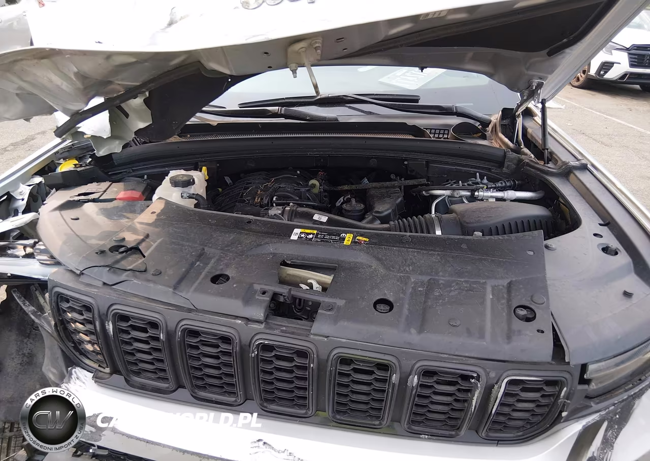 2025 Jeep Grand Cherokee L Altitude X 4X4 VIN:1C4RJKAG9S8718985 - 10
