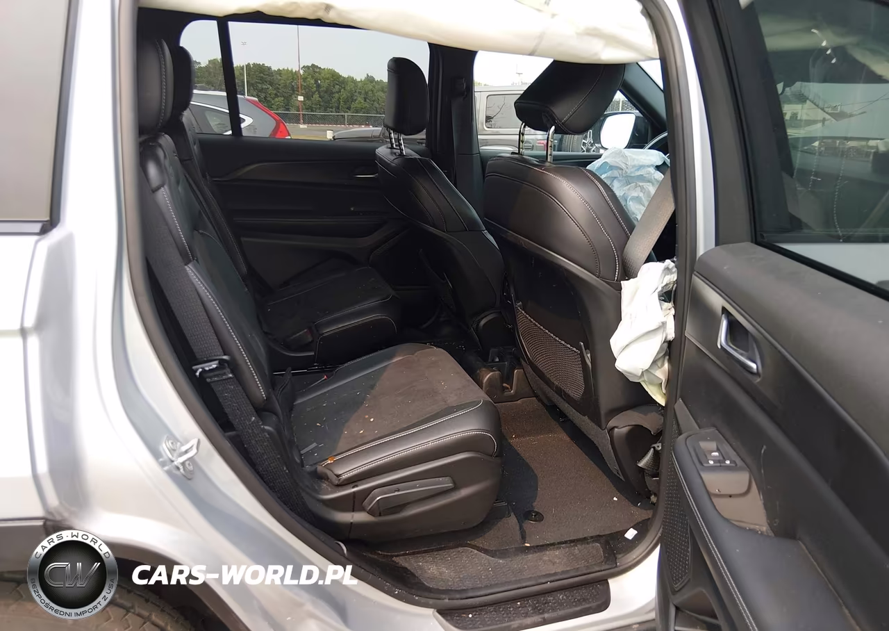 2025 Jeep Grand Cherokee L Altitude X 4X4 VIN:1C4RJKAG9S8718985 - 8
