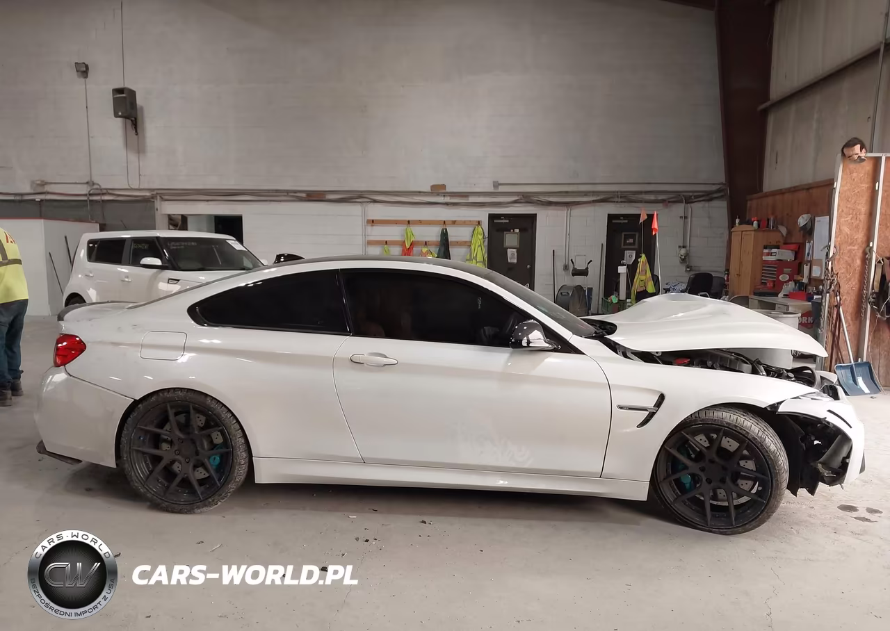 2017 BMW M4 VIN:WBS3R9C52HK709083 - 14