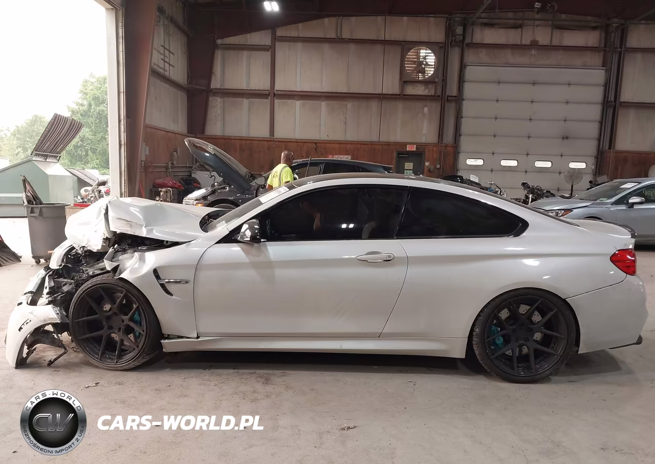 2017 BMW M4 VIN:WBS3R9C52HK709083 - 15