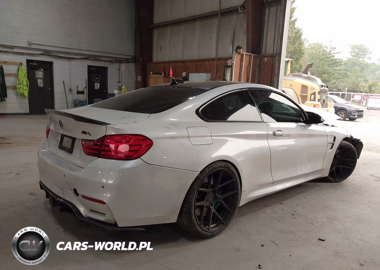 2017 BMW M4 VIN:WBS3R9C52HK709083 - 4