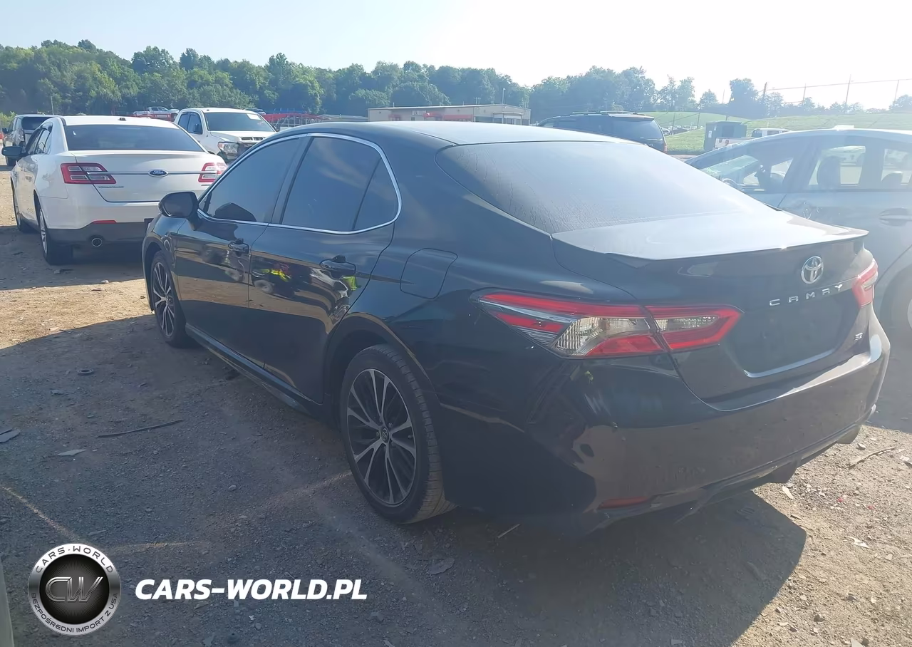 2018 Toyota Camry Se VIN:4T1B11HK6JU660289 - 3